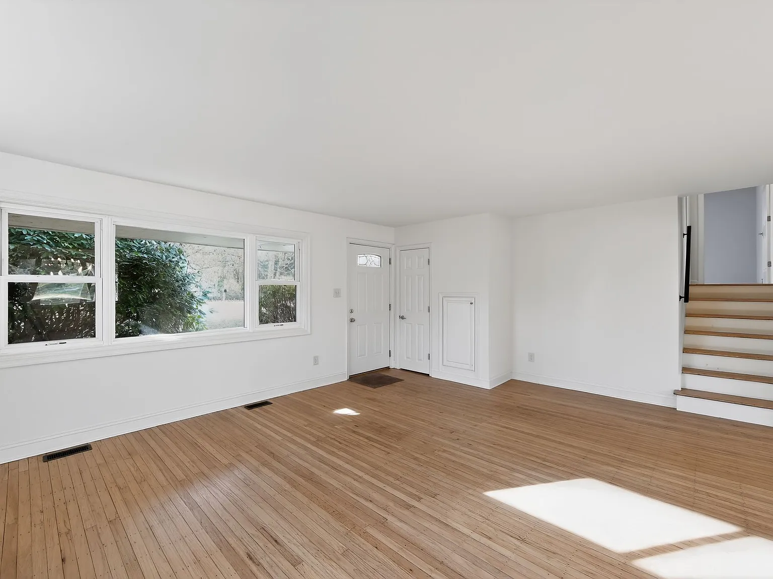 3 bed, 1.5 bath, 1542 sqft, $2,800 — Photo 4