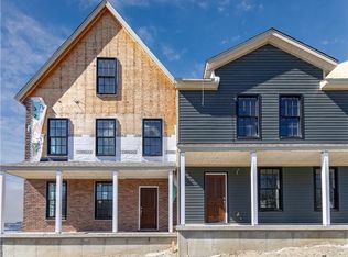 8 River Ridge Ct, Beacon, NY 12508