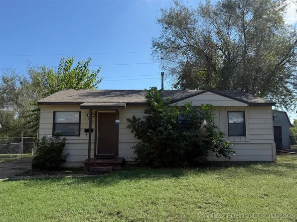 5703 N Garrison Pl, Tulsa, OK 74126