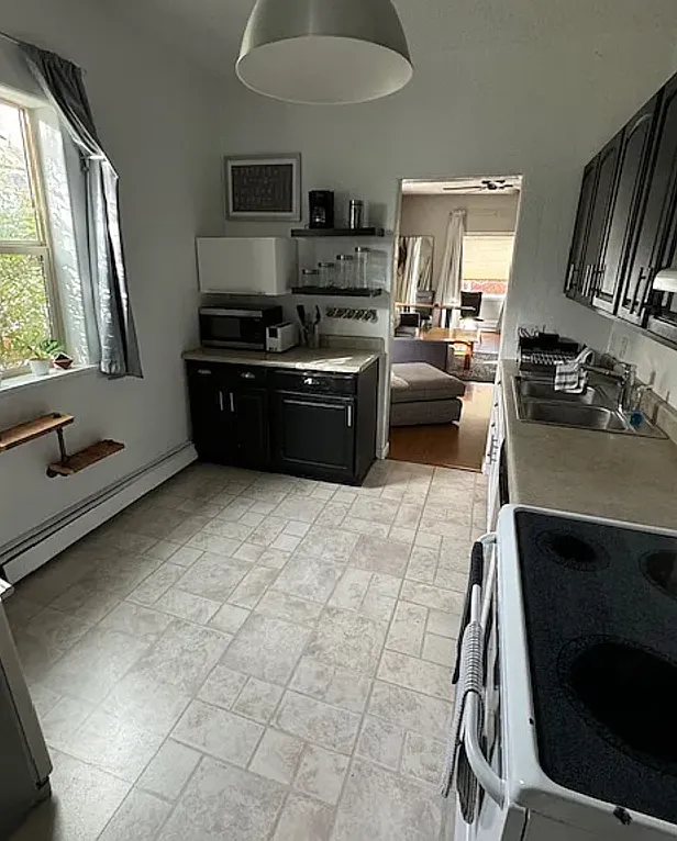 1124 Colorado Ave — Photo 3