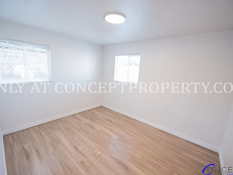 943-971 Chapel Dr — Photo 61