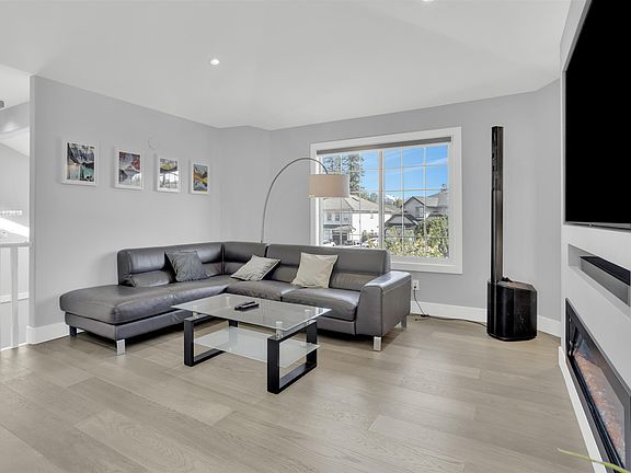 4th image of 11537 236b St