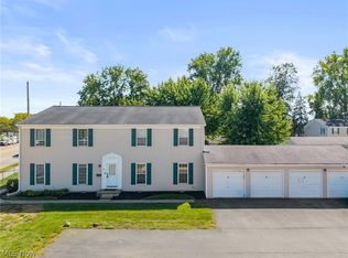28 Valley Forge Ln #2-A, Elyria, OH 44035
