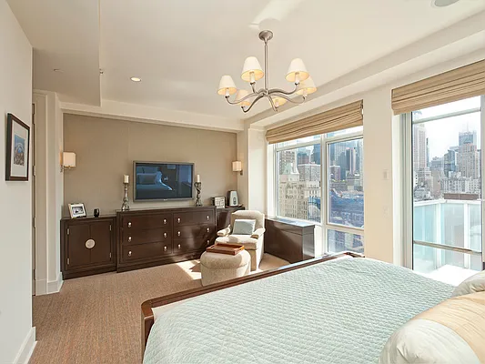 Sold by Sotheby's International Realty | media 5