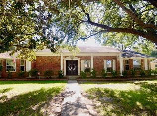 4807 Burning Tree Dr, Baytown, TX 77521