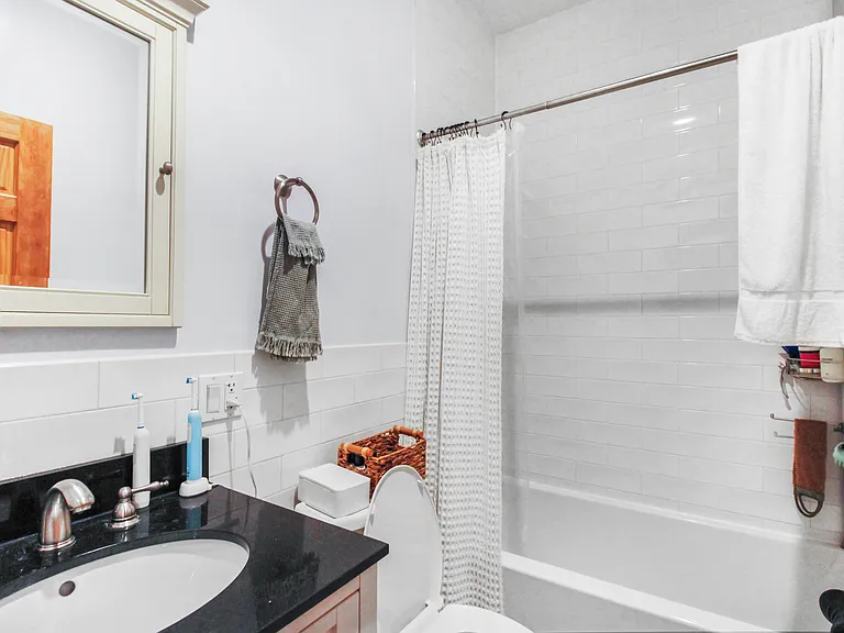 1170 Dean St #4 — Photo 11