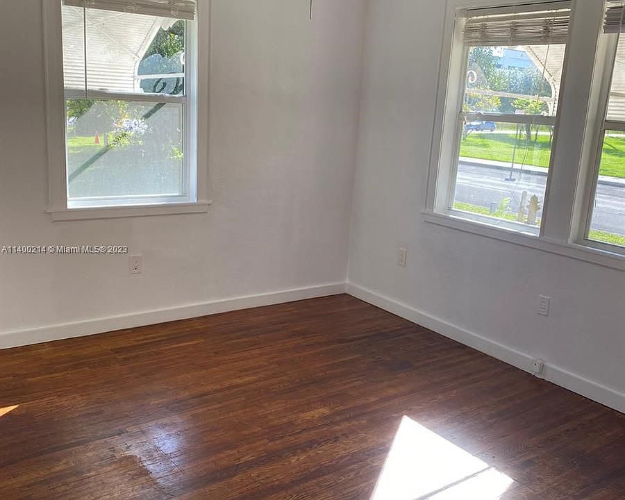 1st image of 2685 NE 211th Ter