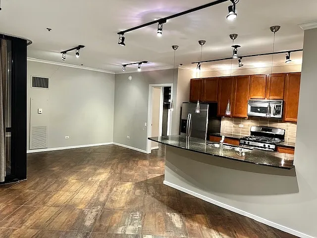 Building Photo - 210 S Desplaines St #2211
