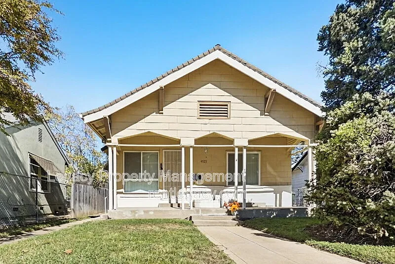 4923 11th Ave