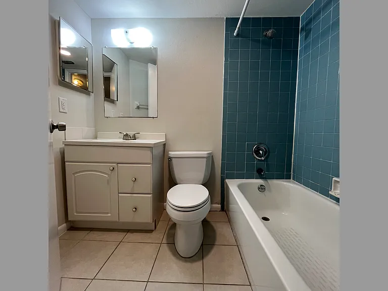 7247 Albany Rd — Photo 18