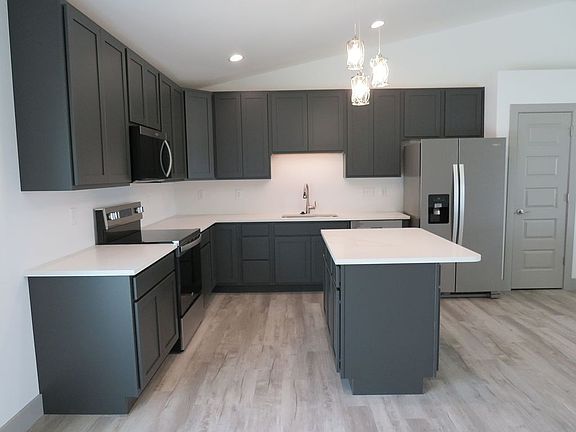 5th image of 28716 Woodland Heights Dr
