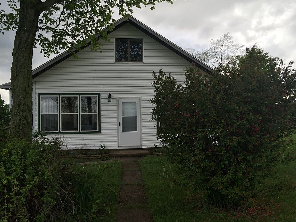 2nd image of 16610 Three Oaks Rd