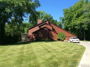 53289 Baker Rd, Chesterfield, MI 48047