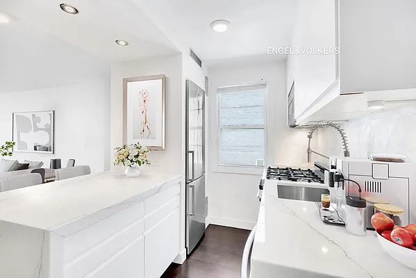 Sold by Engel & Völkers New York Real Estate | media 14