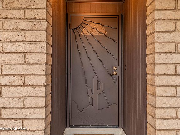 3rd image of 2568 W Calle Genova