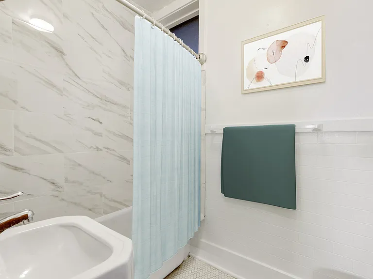 1026 Washington Street — Photo 5