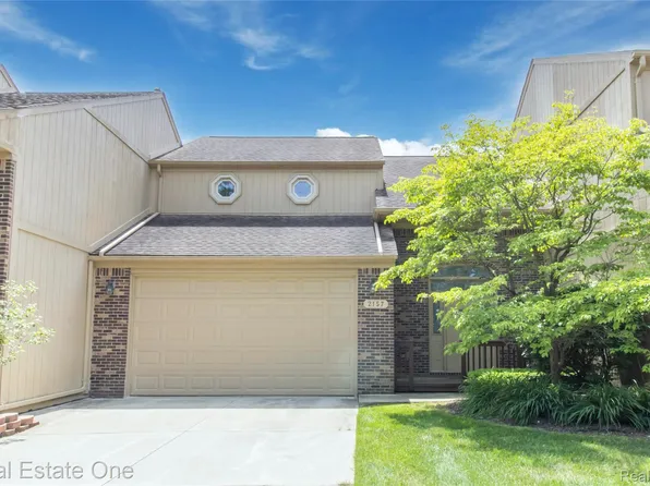 2157 Crystal Dr, Rochester, MI 48309