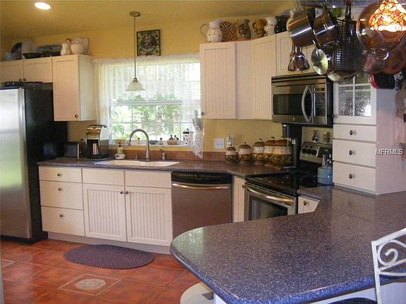 3rd image of 605 Hamlet Ct