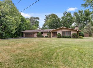 W6425 Lakeview Ct, Menasha, WI 54952
