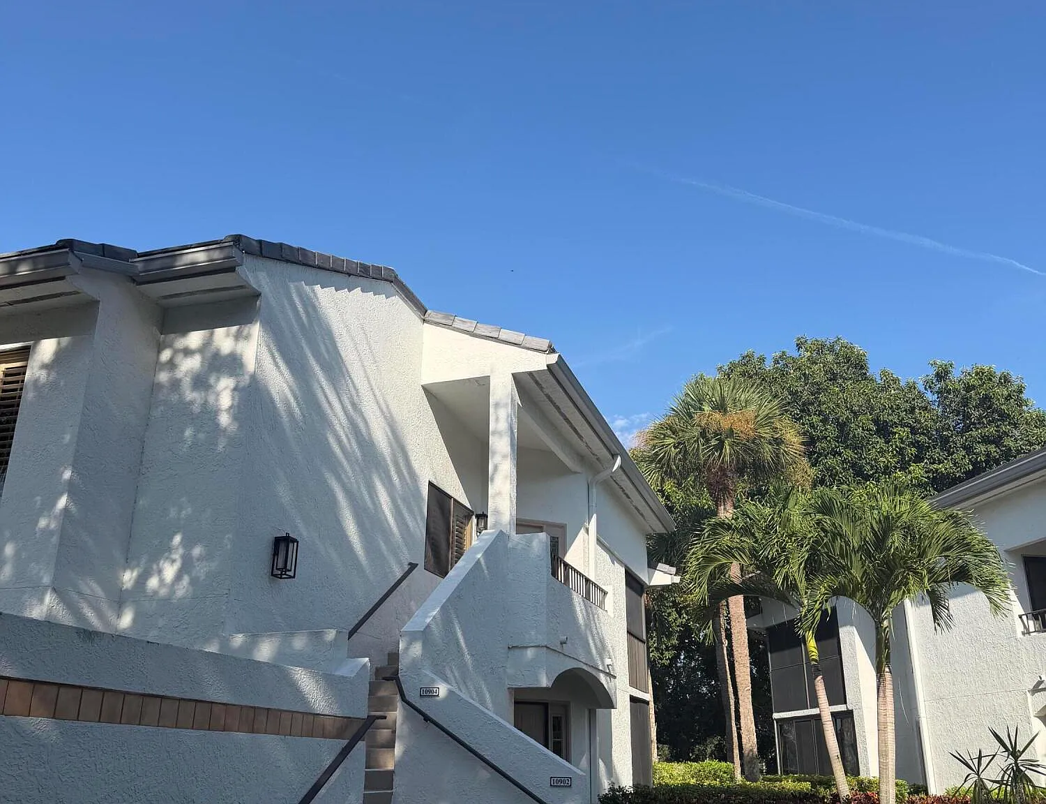 2 bed, 2.0 bath, 1513 sqft, $8,900 — Photo 3