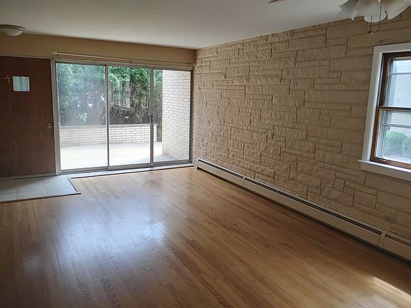 3rd image of 1245 N La Grange Rd Unit 1F