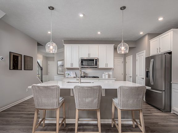 Perfect Size Kitchen for Cooking and Entertaining