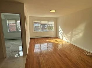 70-41 153rd St #3F, Flushing, NY 11367