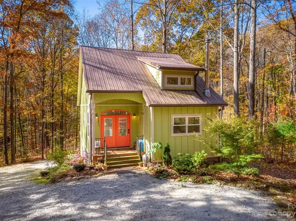 160 Robin Ln, Saluda, NC 28773