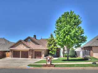 2609 SE 8th St, Moore, OK 73160