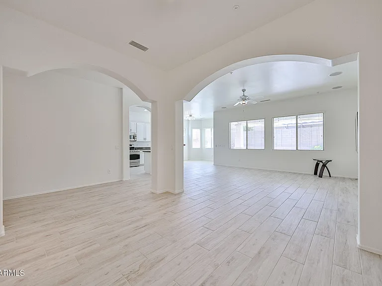 30870 N 125th Dr — Photo 6