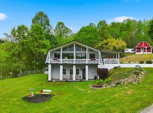 5042 Flat Gap Rd, Pound, VA 24279