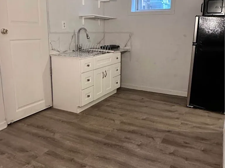 Utopia Pkwy — Photo 1
