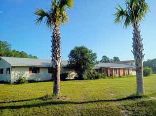 46 Veterans Ln, Freeport, FL 32439