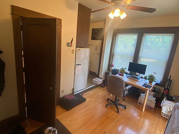 2nd image of 1117 W Franklin Ave #201