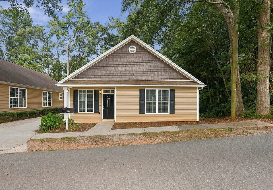 120 Carver St