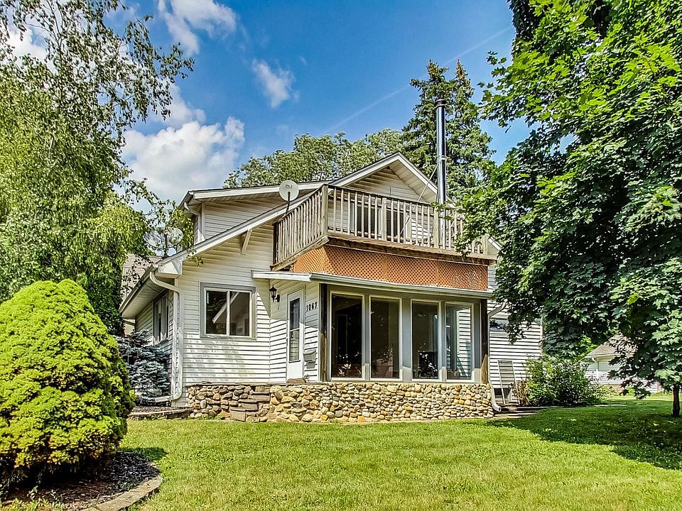 1067 Spafford St, Antioch, IL 60002 MLS 11849807 Zillow
