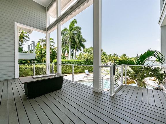 5th image of 3535 Flamingo Ave