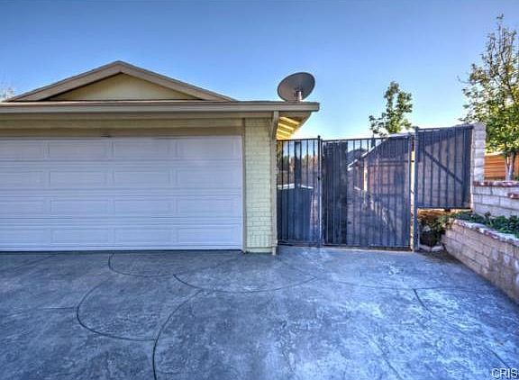3rd image of 14712 Zinnia Ct