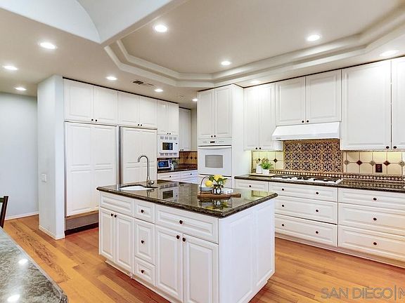 5th image of 4240 Arista St
