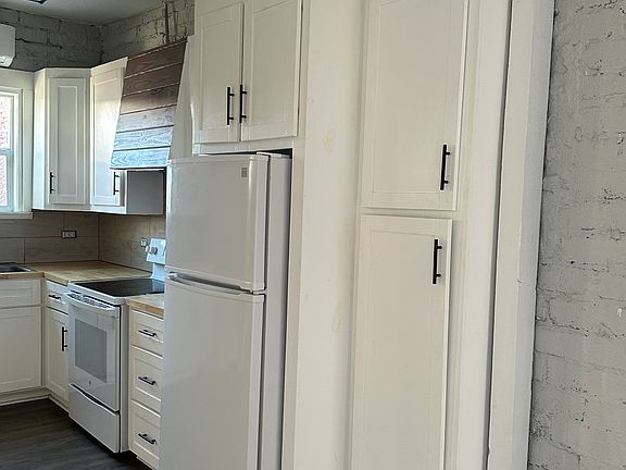 3rd image of 130 W Maud Ave #13