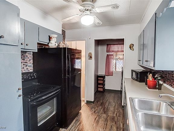 5th image of 841 Broadway St E