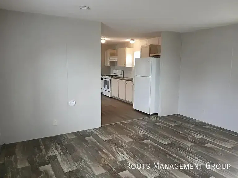48 Oak St #48 — Photo 4