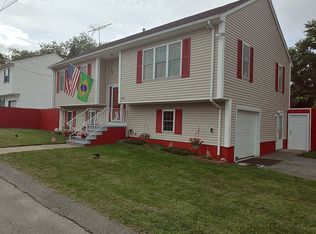 305 E Warren St, Fall River, MA 02723