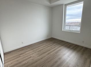 1050 Eastern Ave #810, Toronto, ON M4L 0B7