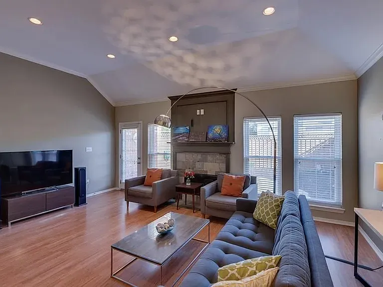 4035 Briarbend Rd — Photo 10