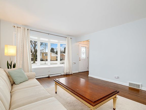 5th image of 921 Cromwell Ave