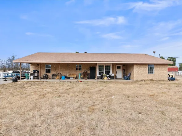 6722 Halliday Ln, Madisonville, TX 77864