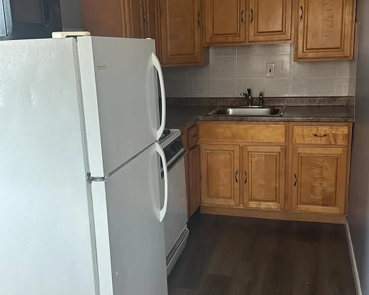 8024 Castor Ave — Photo 8