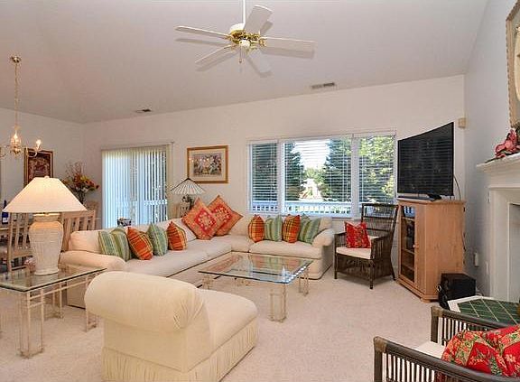 3rd image of 38293 Clearwater Ct
