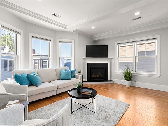 5th image of 27 Washburn St #5